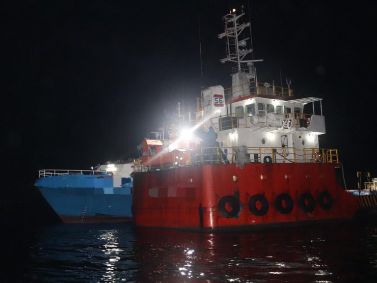 Dua kapal ditahan pindah minyak tanpa kebenaran