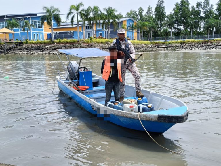 Maritim Malaysia tahan ‘runner minyak’, bawa muatan bahan api tanpa permit