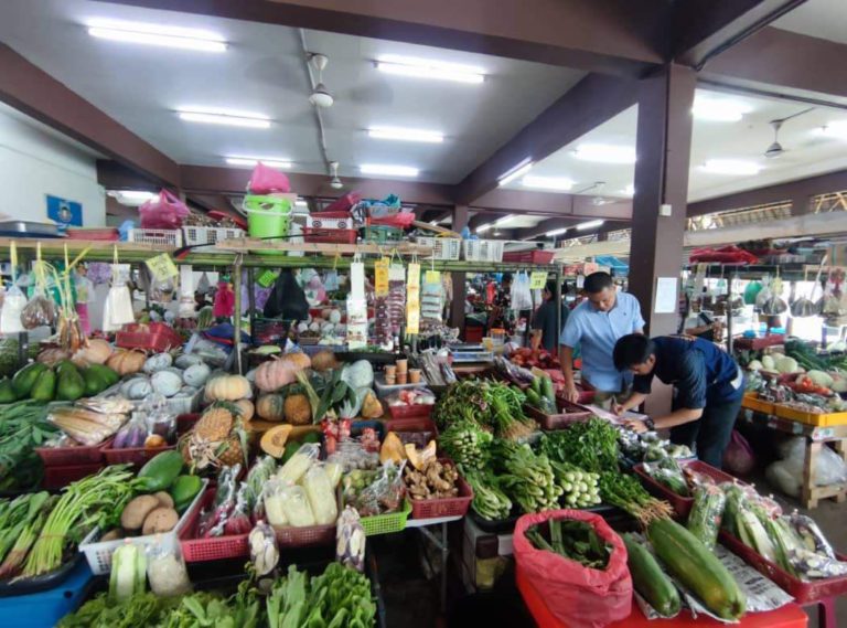 DBKK keluarkan lima notis pembatalan lesen di Pasar Inanam