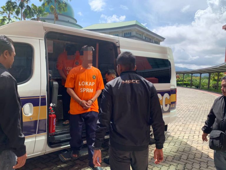 Tiga pegawai penguat kuasa ditahan reman lima hari, kes rasuah RM120,000