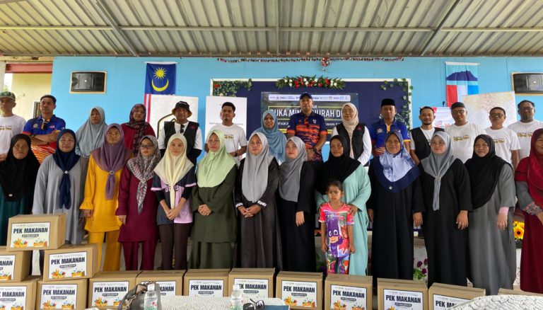 Kiswah Prihatin bersama lima NGO beri sumbangan untuk SK Pulau Bait