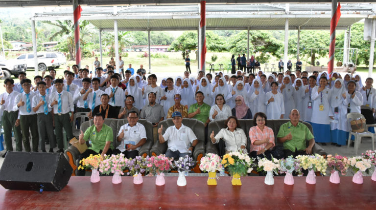 Kerajaan prihatin ibu bapa, penjaga kurang mampu sedia keperluan persekolahan anak