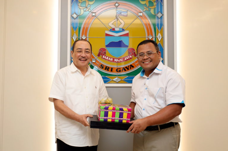 Hajiji terima kunjungan Menteri Besar Selangor