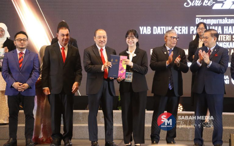 BCNS tanda pengiktirafan kerajaan terhadap kecemerlangan pelajar