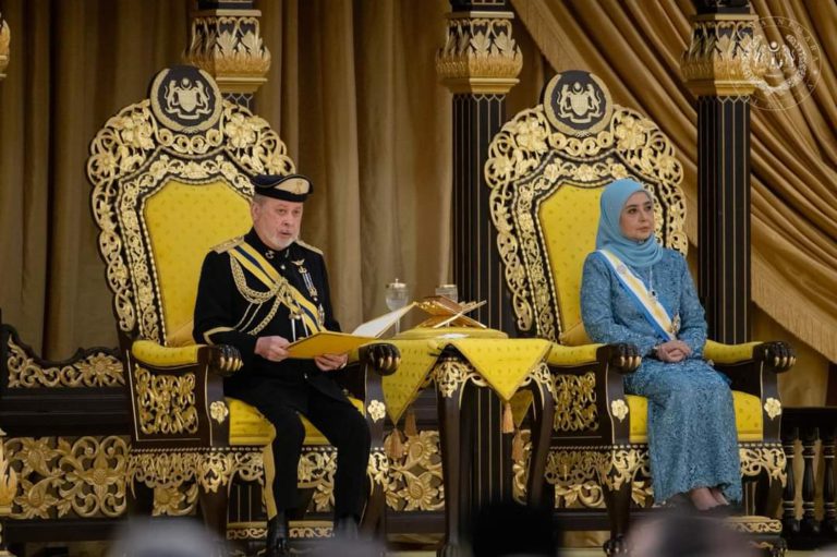 Agong beri amaran tarik balik darjah penerima yang cemar nama negara