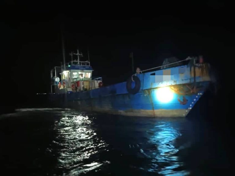 Maritim Malaysia tahan kapal tangki bawa 8,000 liter petrol tanpa kebenaran