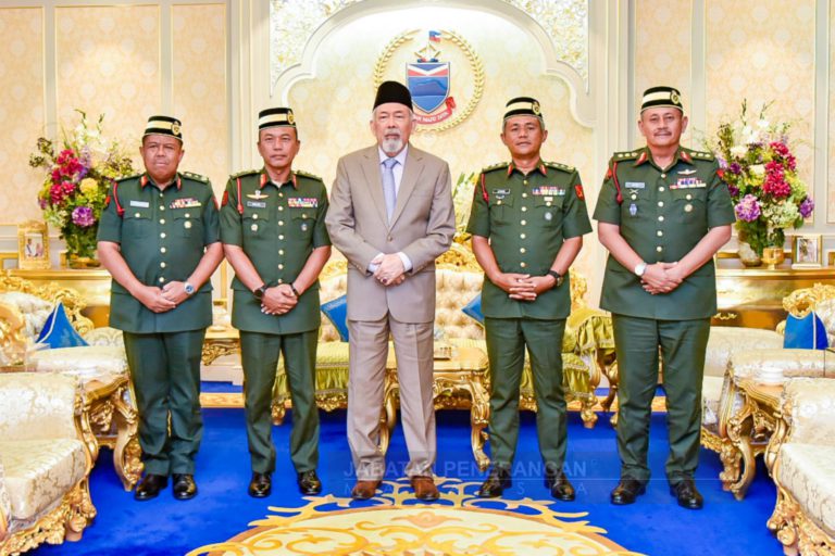 Kunjungan perpisahan Malek terhadap Tun Juhar