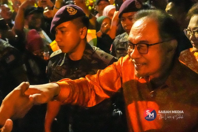 Lebih 30,000 masyarakat hadir saksikan sambutan Hari Malaysia
