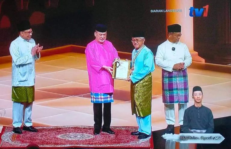 Ab Jamal terima anugerah Maulidur Rasul peringkat Kebangsaan