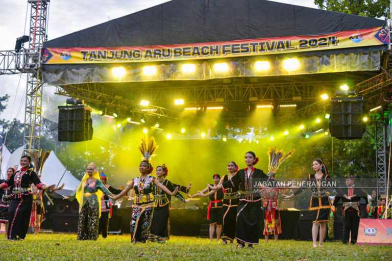 Festival Pantai Tanjung Aru platform artis, usahawan menyinar