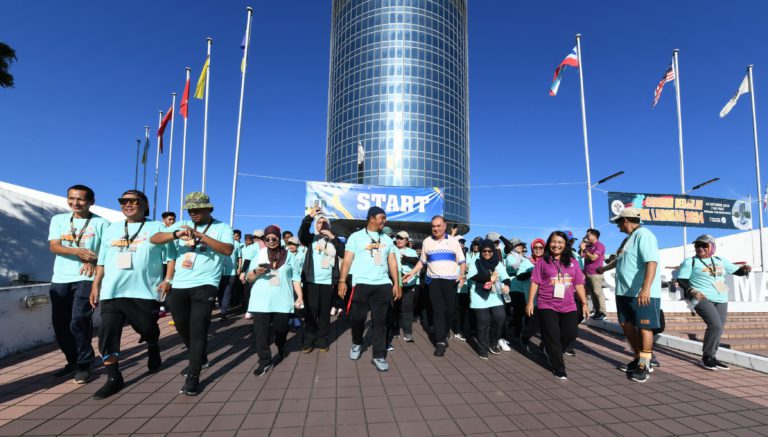 350 kakitangan KYS sertai program berjalan 10,000 langkah