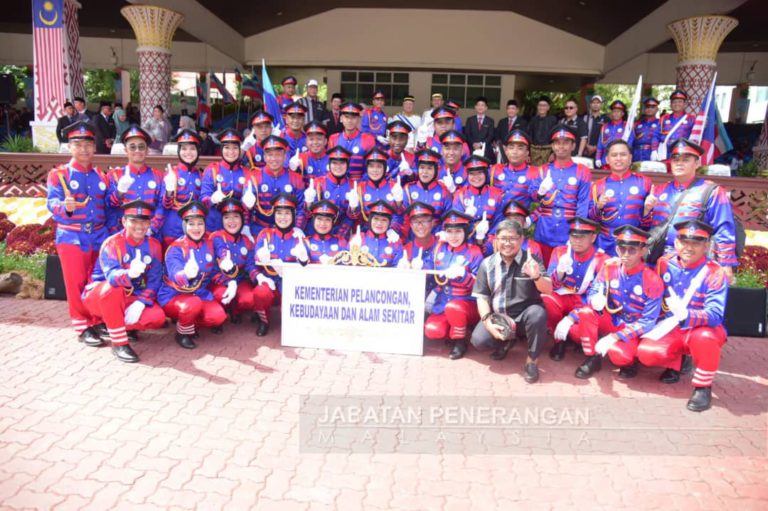 KePKAS ungguli Istiadat Perbarisan sambutan Ulang Tahun Kelahiran Rasmi Ke-71 TYT Sabah