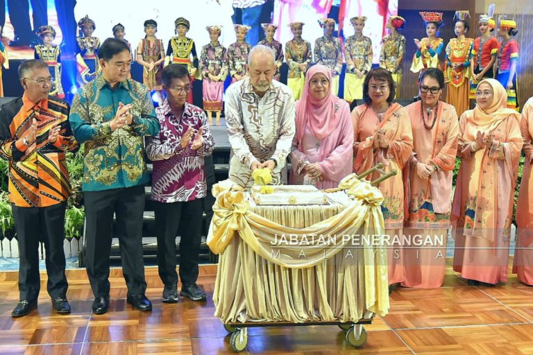 Pemenang DWC 2024 tampil persembahan tarik perhatian kanak-Kanak istimewa, anak yatim
