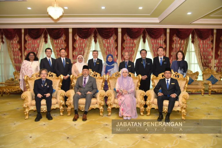 Tun Juhar terima anugerah penaung kehormat AFEO