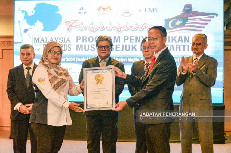 Pencapaian luar biasa Dr.Justin Sentian kebanggaan Malaysia