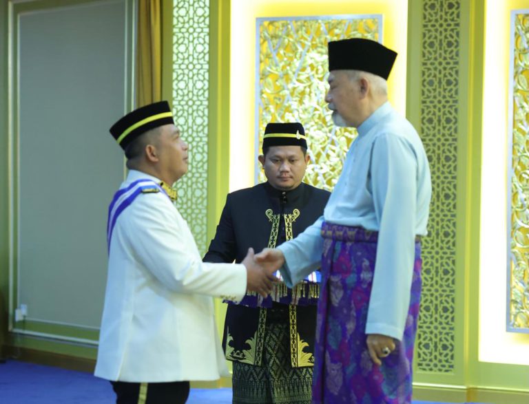 Presiden Persatuan Alumni KTYS terima Darjah Kebesaran P.G.D.K