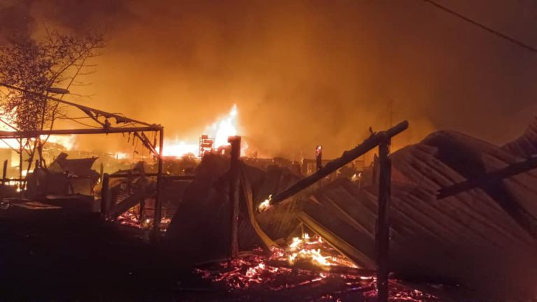 Kanak-kanak lelaki 5 tahun rentung, kebakaran melibatkan 38 rumah musnah