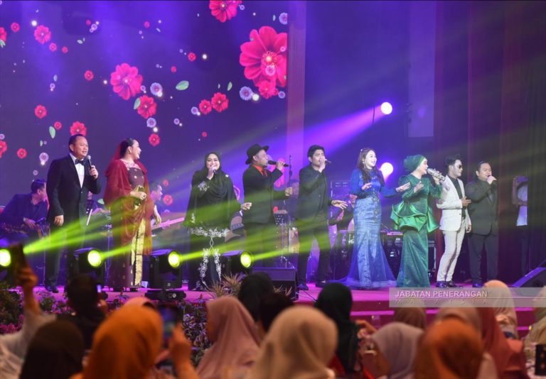 Azharina, Jamal Abdillah Semporna meriahkan majlis jamuan negeri