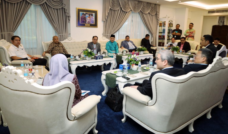 Hajiji, Ahli Parlimen Sabah bincang pindaan undang-undang kewarganegaraan