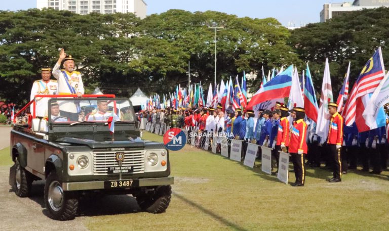 Kira-kira 10,000 hadir perbarisan Ulang Tahun Kelahiran Rasmi ke-71 TYT Sabah