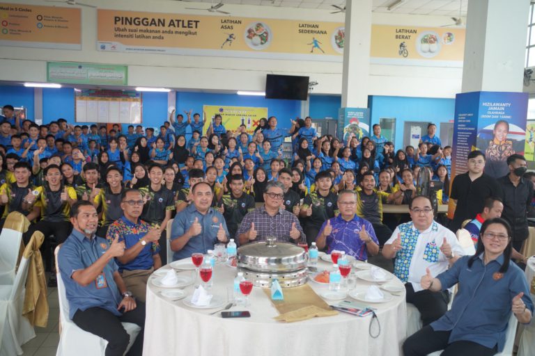 222 pelajar SSMS terima sumbangan KBS Sabah