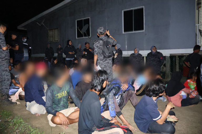 JIM Sabah tahan 24 PATI dalam Operasi Penguatkuasaan di rumah setinggan Lahad Datu