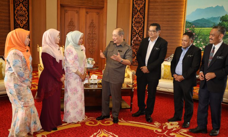 Hajiji terima kunjungan hormat perpisahan Pengarah Penyiaran Negeri Sabah