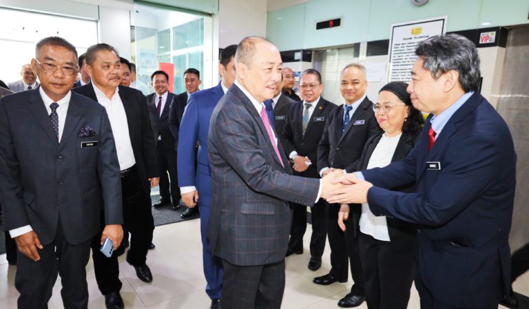 Hajiji arah JKR Negeri untuk lebih proaktif dalam menyelesaikan isu ‘jalan bulan’