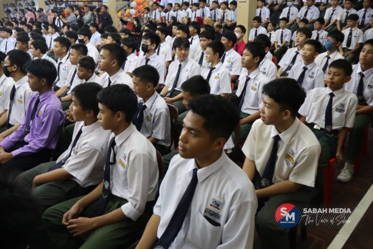 Sesi persekolahan kembali ke Januari mulai 2026