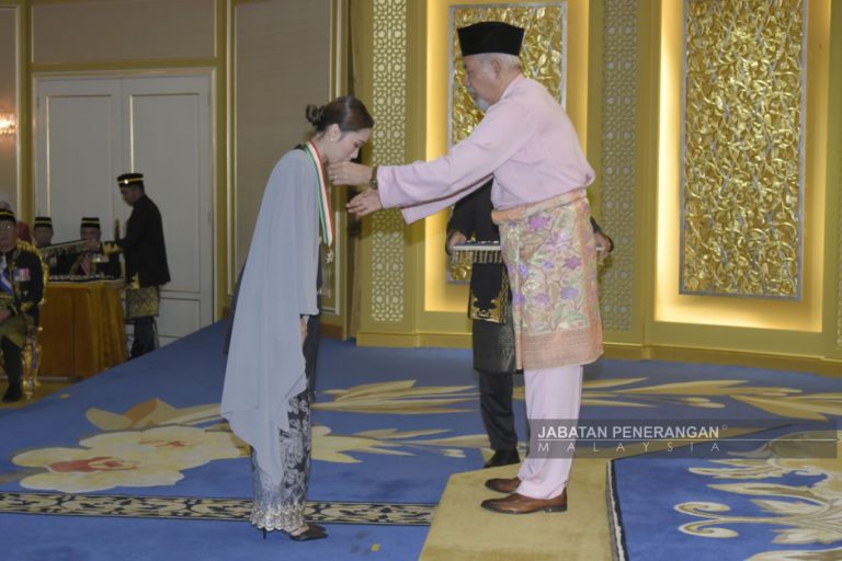 Elica Paujin dikurniakan pingat ADK