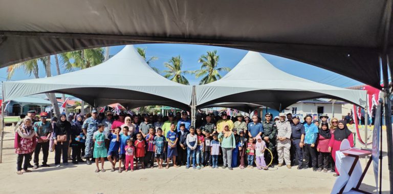 Lebih 300 penduduk Pulau Larapan meriahkan program kemasyarakatan ESSCOM