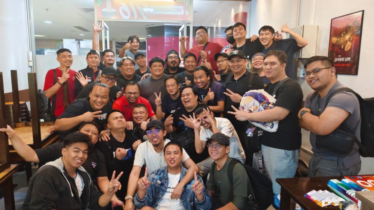 Hobi kad permainan tingkat interaksi sosial dalam kalangan belia