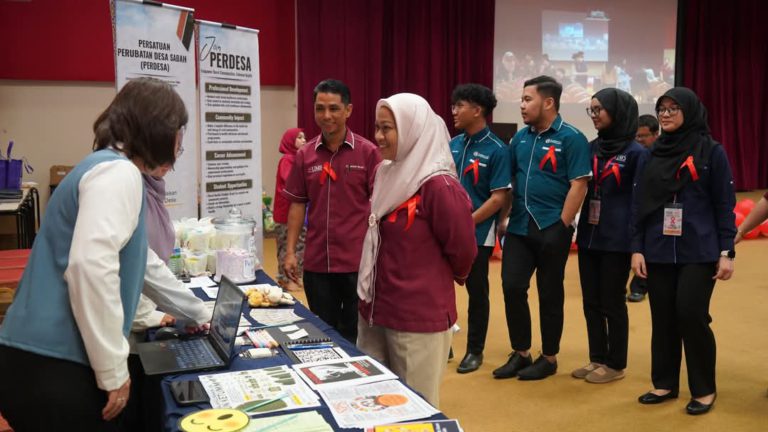 UMS usaha sebar luas pengetahuan berkaitan HIV AIDS