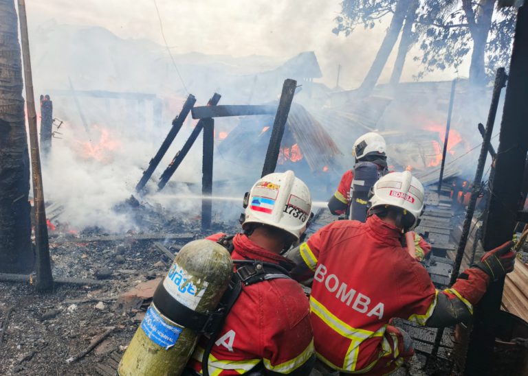 Tujuh rumah musnah terbakar di Kg Tg Aru Baru Laut