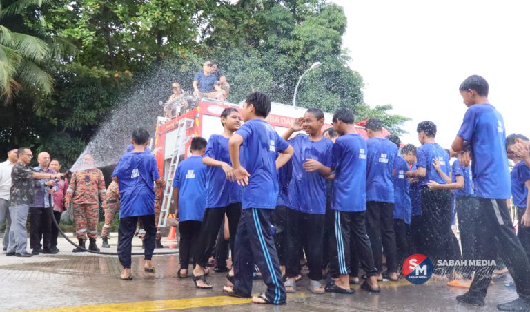 48 murid SK Sembulan sertai Program Khatan beramai-ramai