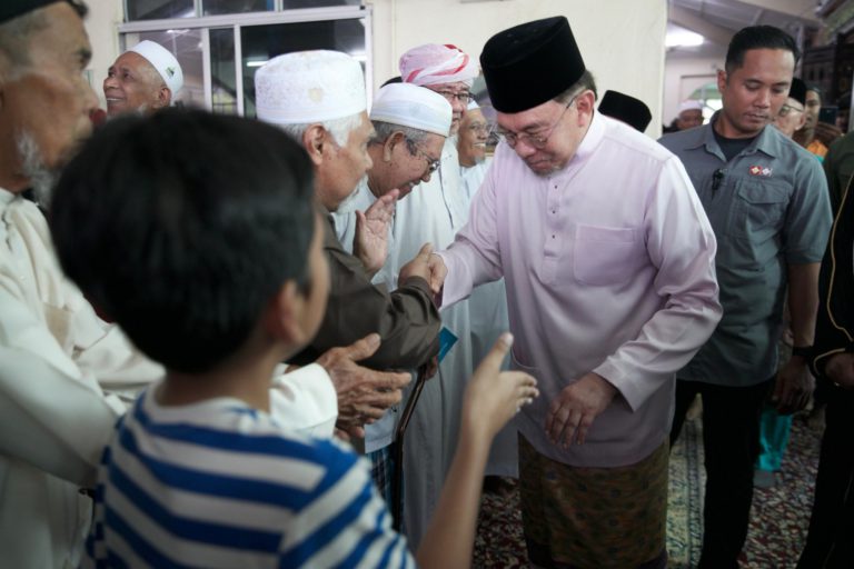 Kerajaan Akan Terus Bantu Golongan Miskin dan Stabilkan Ekonomi – PM Anwar