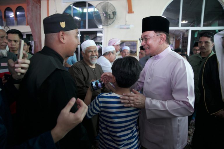 PM Anwar Umum Bantuan Segera Kepada Mangsa Banjir di Sabah dan Sarawak