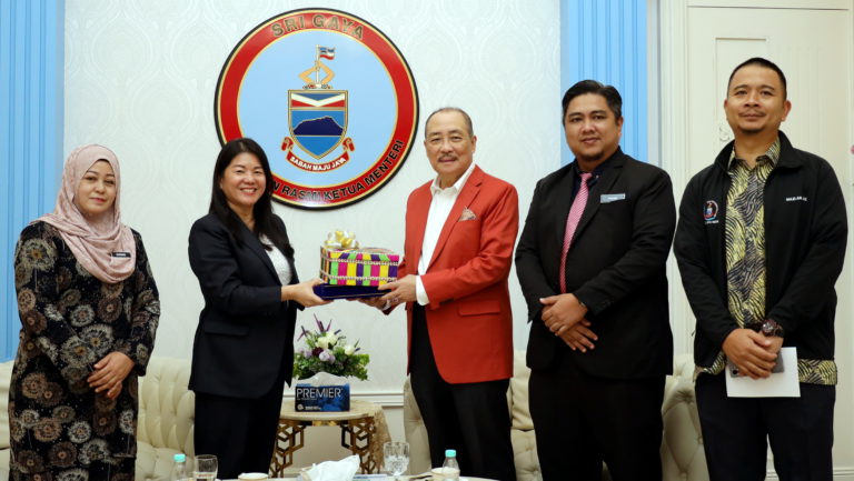 Hajiji terima kunjungan hormat pengarah baharu AADK Sabah