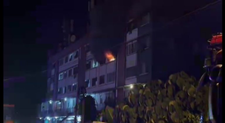 Dua Anggota Bomba Cedera Terkena Renjatan Elektrik Semasa Operasi Kebakaran