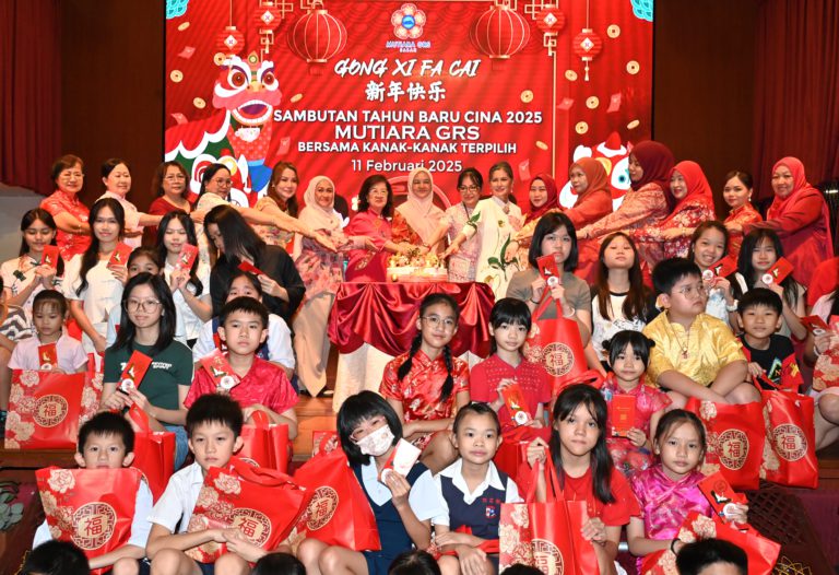 Mutiara GRS raikan kanak-kanak sekolah sempena CNY