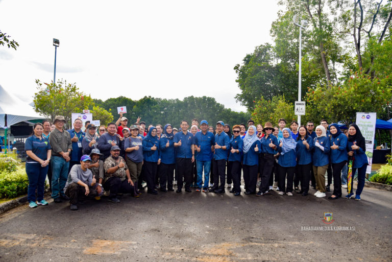 Penanaman pokok bakau perkukuh ekosistem pesisir pantai