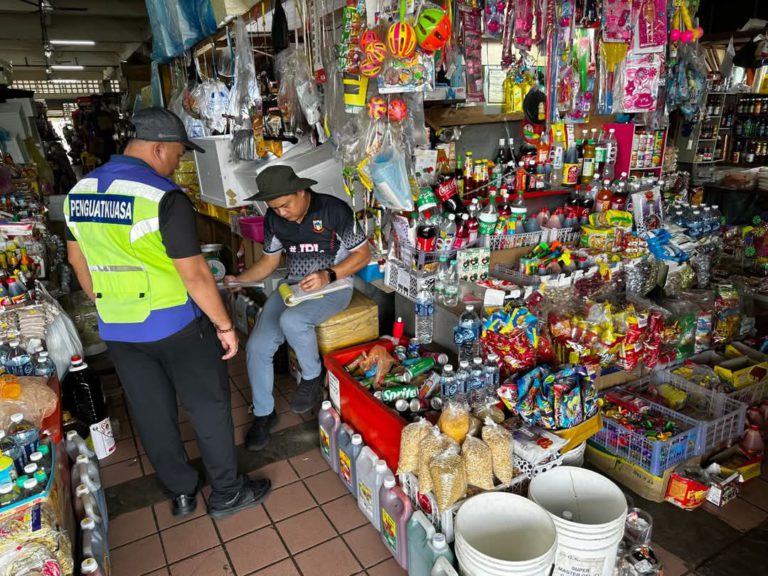 6 kompaun dikeluarkan kepada penjaja ingkar arahan di Pasar KK