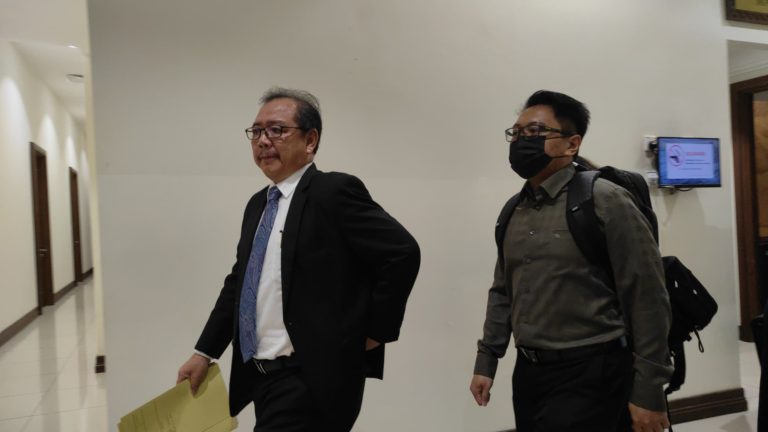 Penjawat awam mengaku tidak bersalah atas 16 pertuduhan kemuka tuntuan palsu