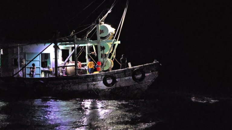 Maritim Malaysia tahan dua bot tunda nelayan lakukan aktiviti tarik pukat tunda