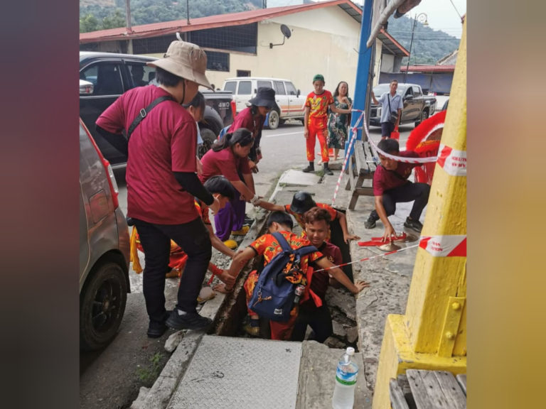 Lantai kaki lima runtuh ketika persembahan Tarian Singa, pihak berkuasa didesak ambil tindakan
