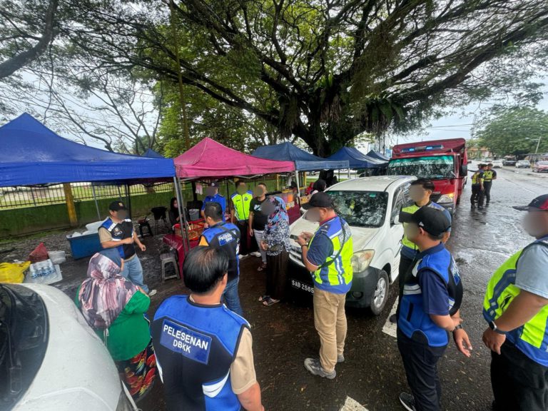 Empat penjaja dikenakan tindakan, gagal kemuka lesen sah