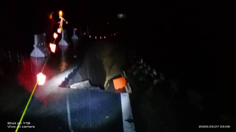 Jalan Keningau – Tenom ditutup akibat tanah runtuh