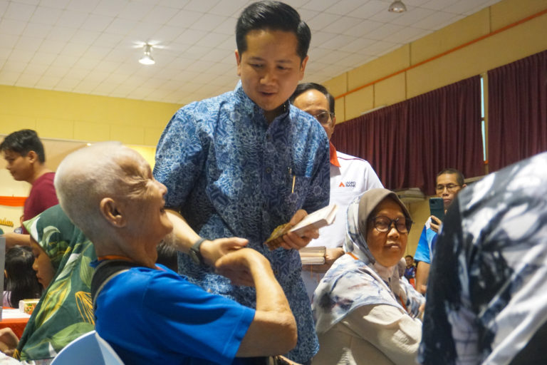 300 asnaf di Pensiangan terima sumbangan zakat