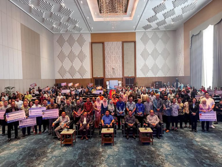 Laksana program sukan dengan penuh komitmen – Ellron