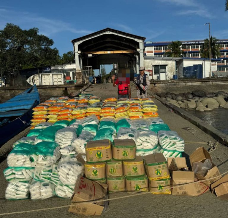 Maritim Malaysia tahan dua bot kargo bawa barang bersubsidi tanpa permit